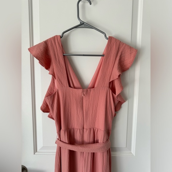 NWT dress with pockets and belt. Ruffles on sleeves and super flowy! Hidden zip! - Picture 3 of 8